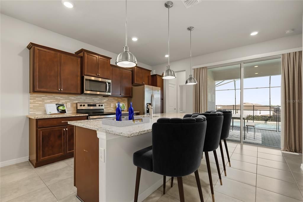 Под контрактом: $565,000 (5 спален, 5 ванн, 2621 Квадратных фут)