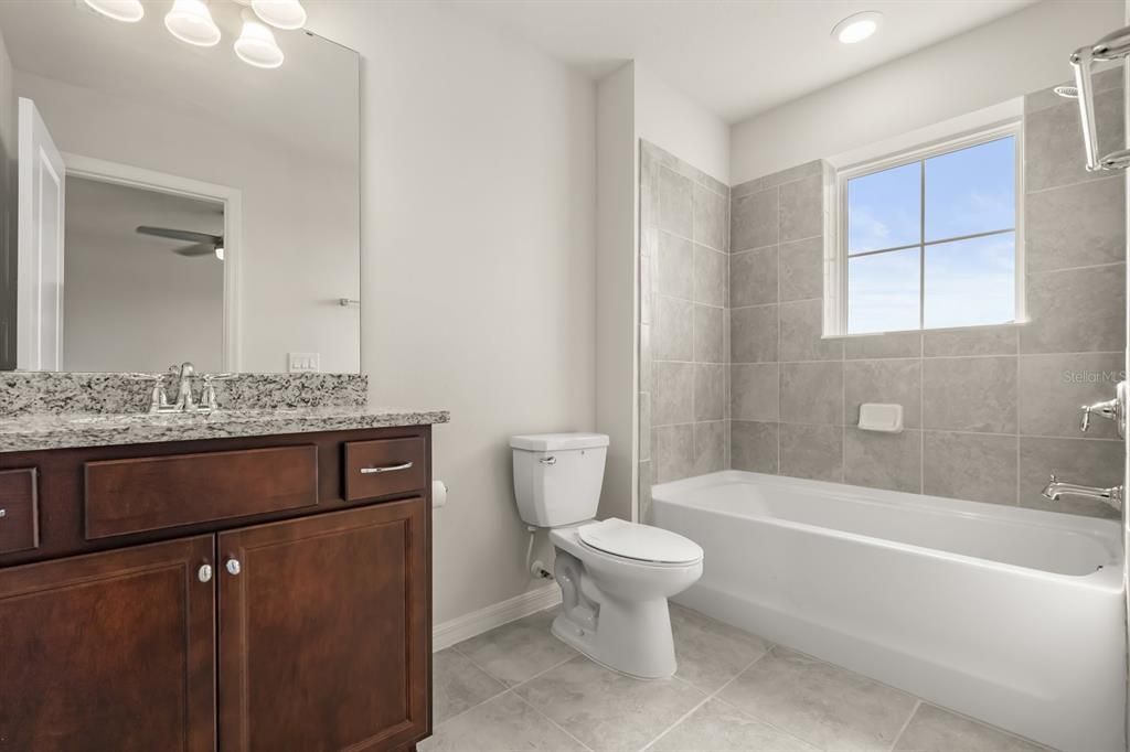 Под контрактом: $565,000 (5 спален, 5 ванн, 2621 Квадратных фут)