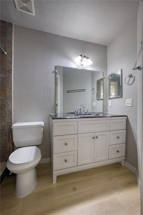 Под контрактом: $1,500 (2 спален, 2 ванн, 967 Квадратных фут)