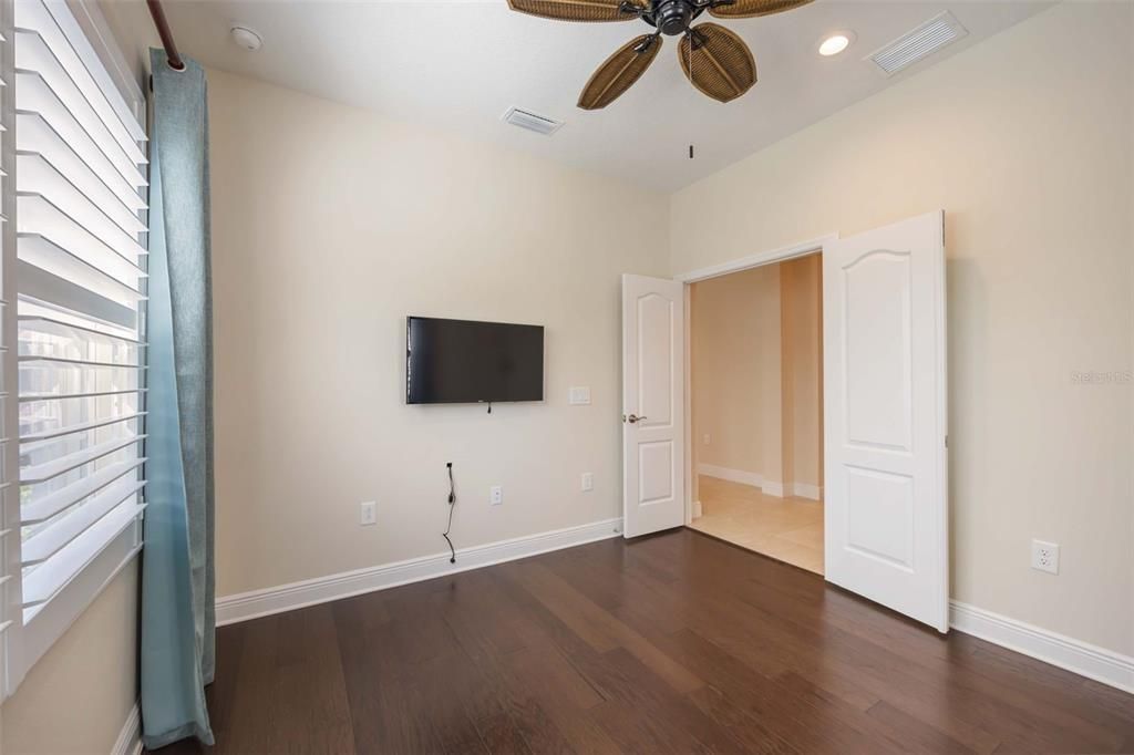 Active With Contract: $340,000 (2 beds, 2 baths, 1525 Square Feet)