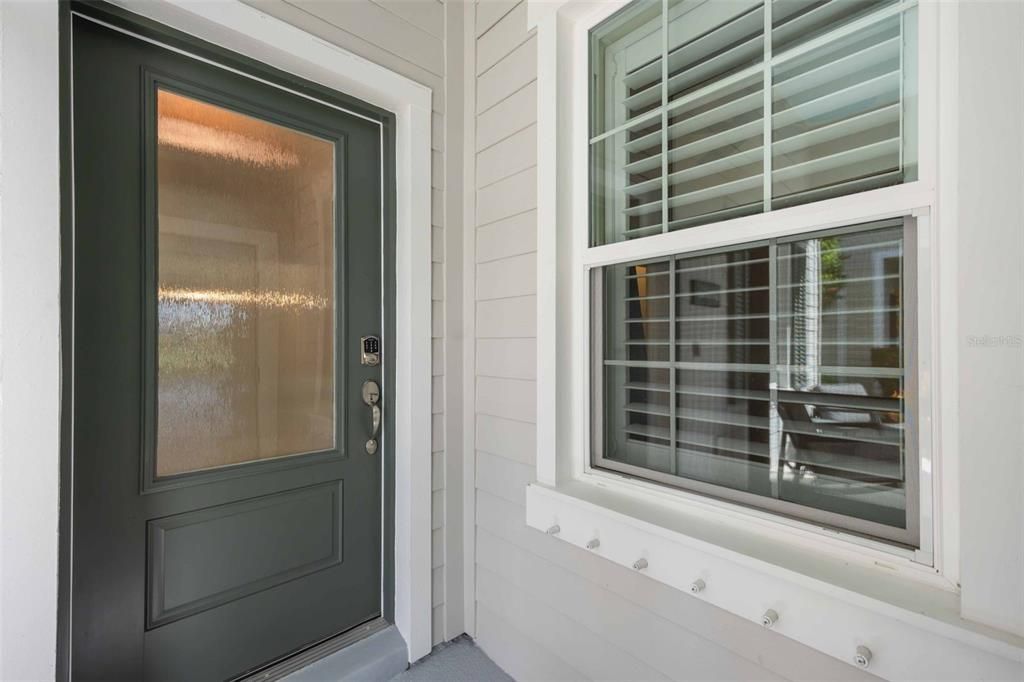 Active With Contract: $340,000 (2 beds, 2 baths, 1525 Square Feet)