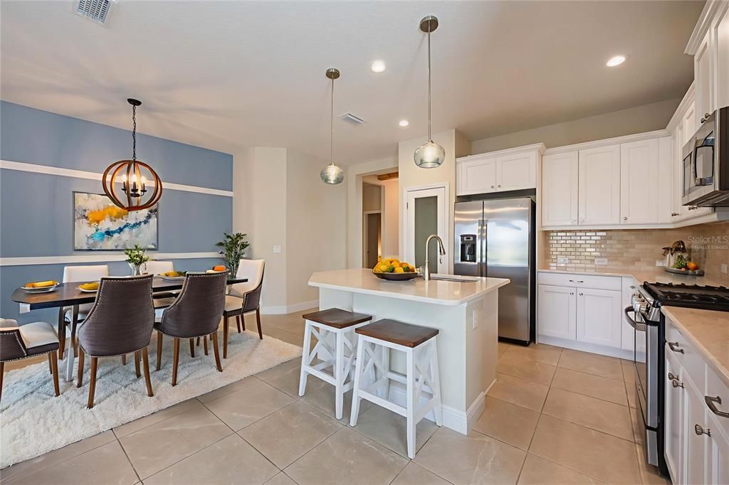 Active With Contract: $340,000 (2 beds, 2 baths, 1525 Square Feet)