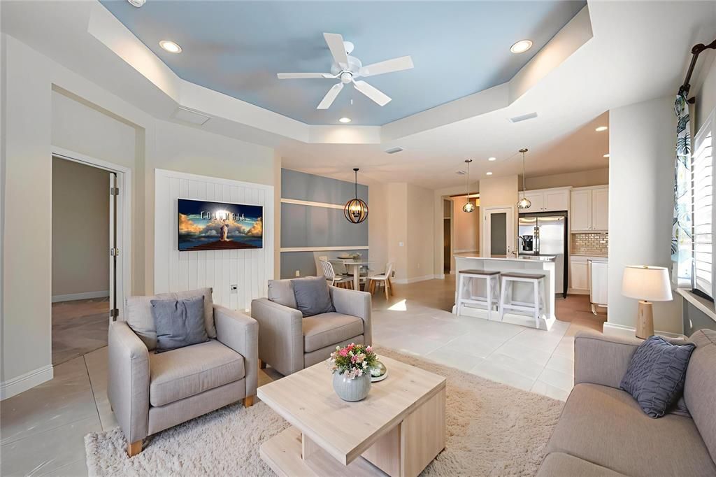 Active With Contract: $340,000 (2 beds, 2 baths, 1525 Square Feet)