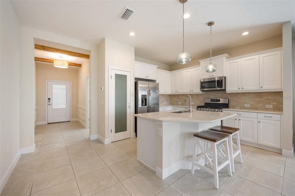 Active With Contract: $340,000 (2 beds, 2 baths, 1525 Square Feet)