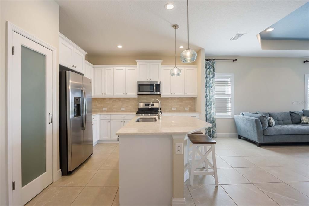 Active With Contract: $340,000 (2 beds, 2 baths, 1525 Square Feet)