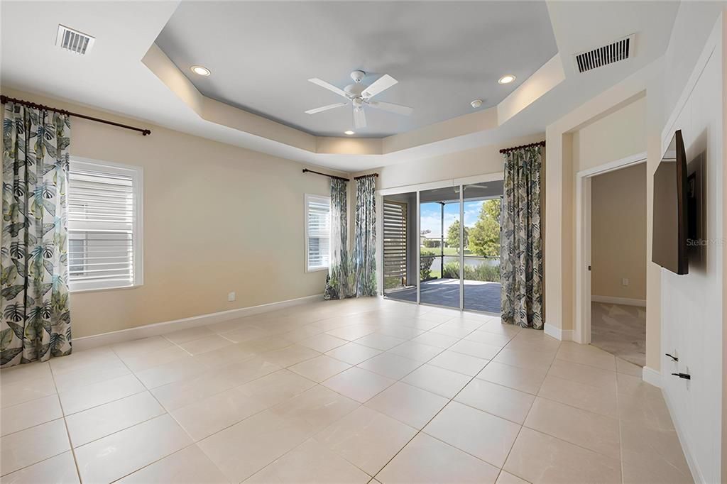 Active With Contract: $340,000 (2 beds, 2 baths, 1525 Square Feet)