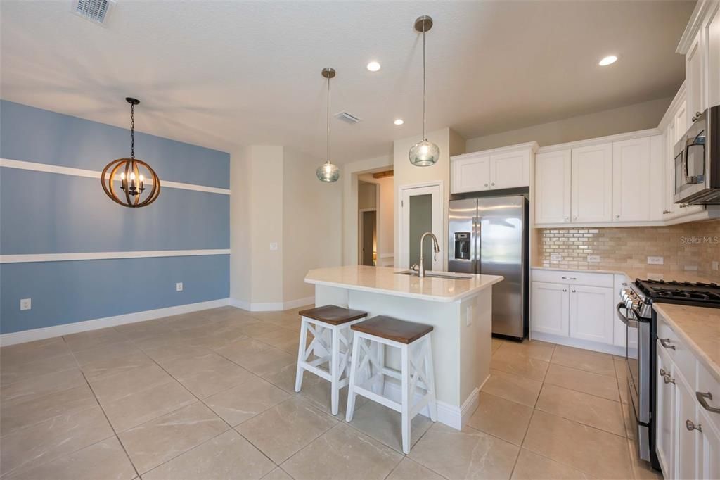 Active With Contract: $340,000 (2 beds, 2 baths, 1525 Square Feet)