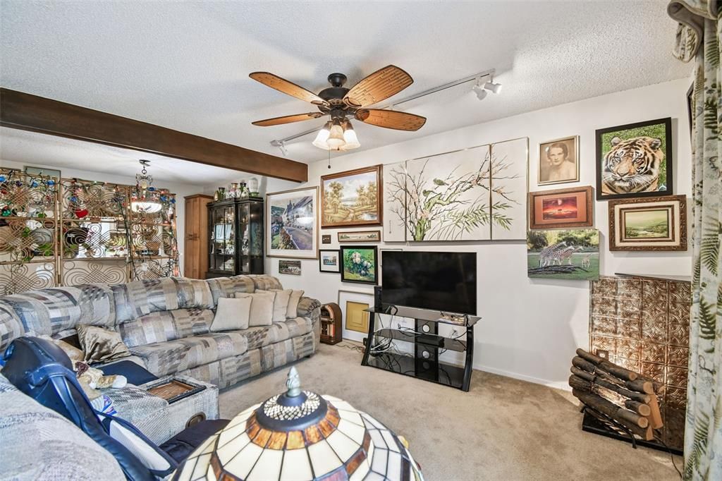 For Sale: $269,900 (2 beds, 2 baths, 1456 Square Feet)