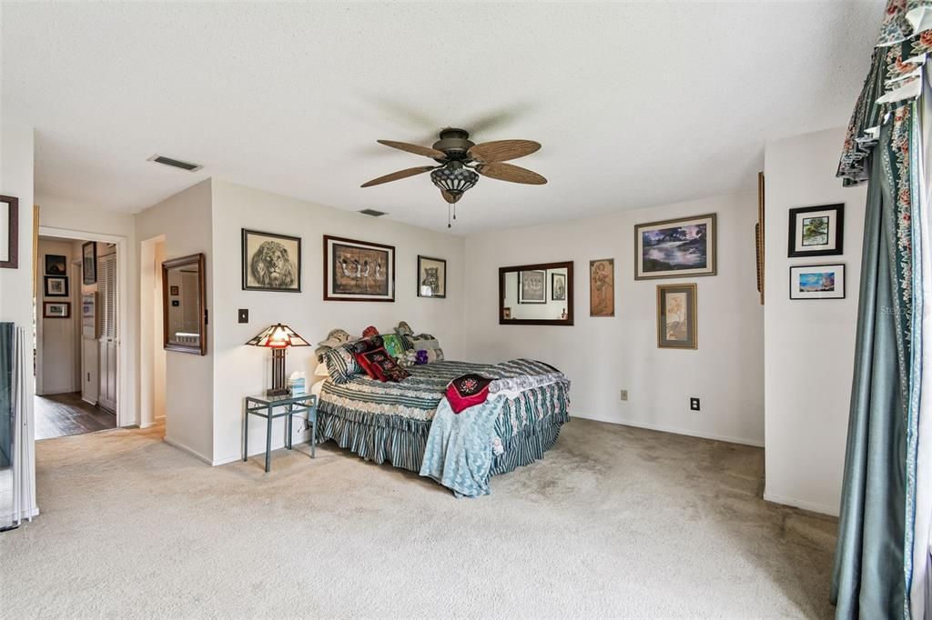 For Sale: $269,900 (2 beds, 2 baths, 1456 Square Feet)