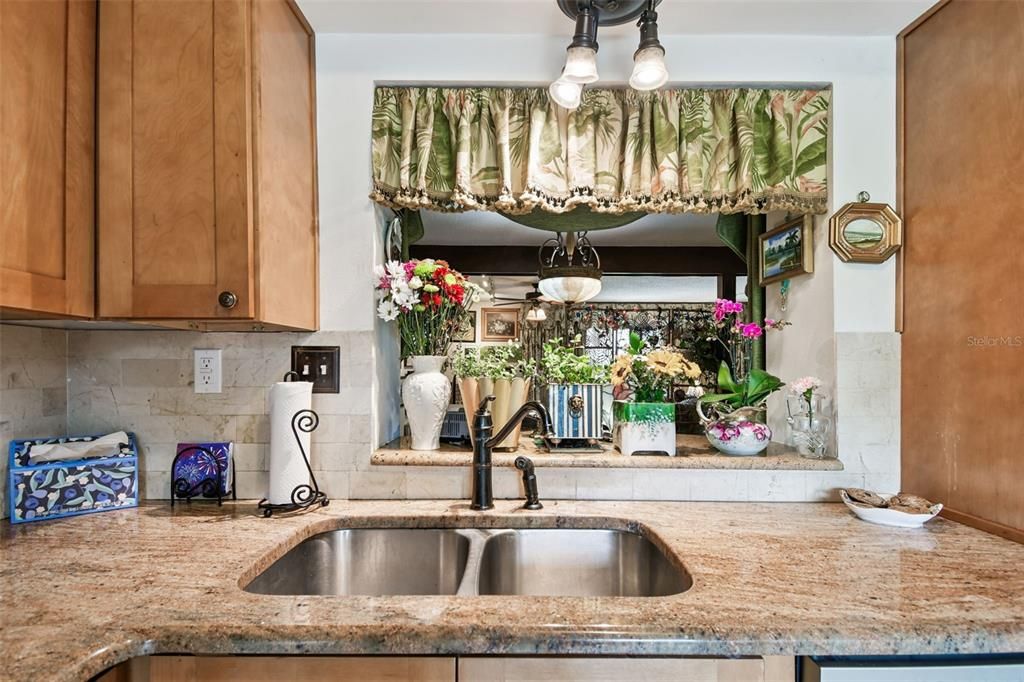 For Sale: $269,900 (2 beds, 2 baths, 1456 Square Feet)