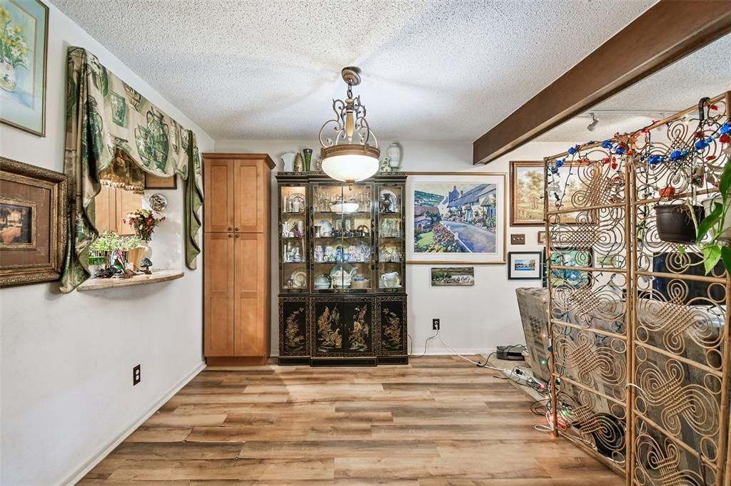 For Sale: $269,900 (2 beds, 2 baths, 1456 Square Feet)