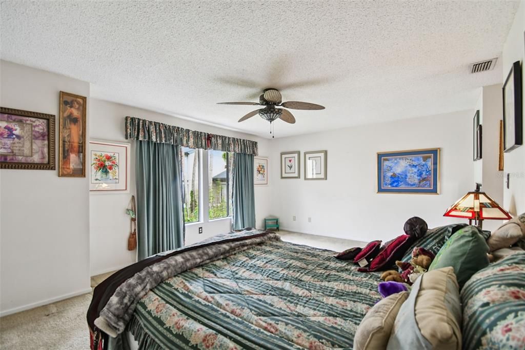 For Sale: $269,900 (2 beds, 2 baths, 1456 Square Feet)