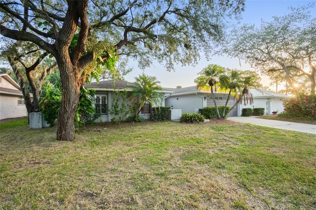 Active With Contract: $335,000 (3 beds, 2 baths, 1840 Square Feet)