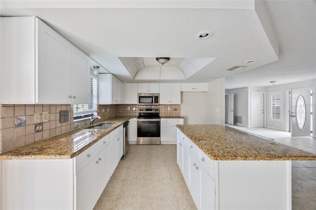 Active With Contract: $335,000 (3 beds, 2 baths, 1840 Square Feet)