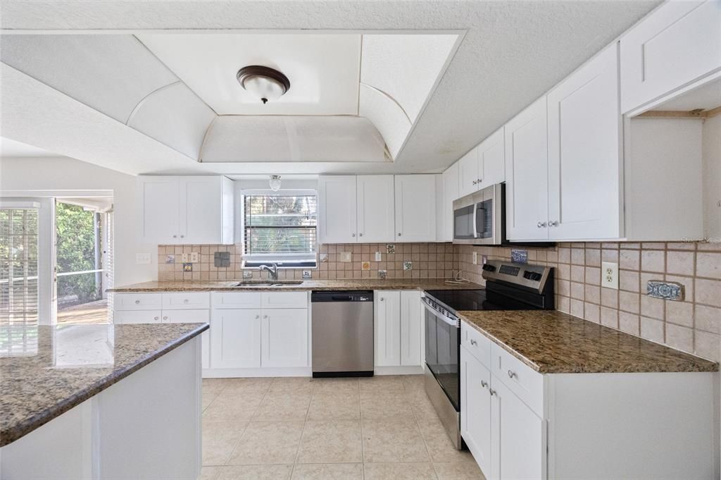 Active With Contract: $335,000 (3 beds, 2 baths, 1840 Square Feet)