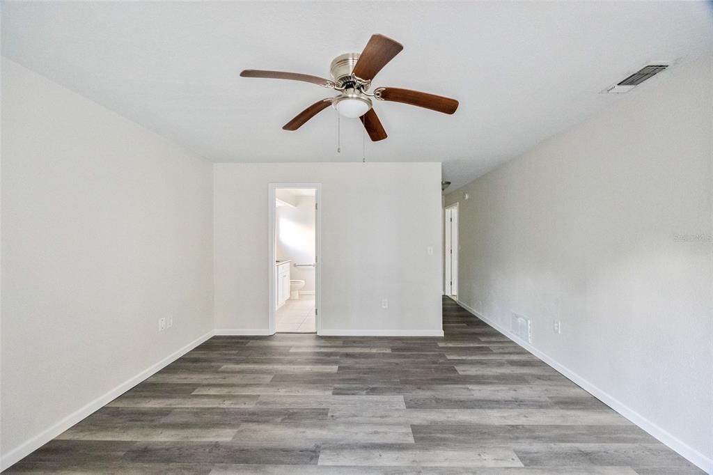 Active With Contract: $335,000 (3 beds, 2 baths, 1840 Square Feet)
