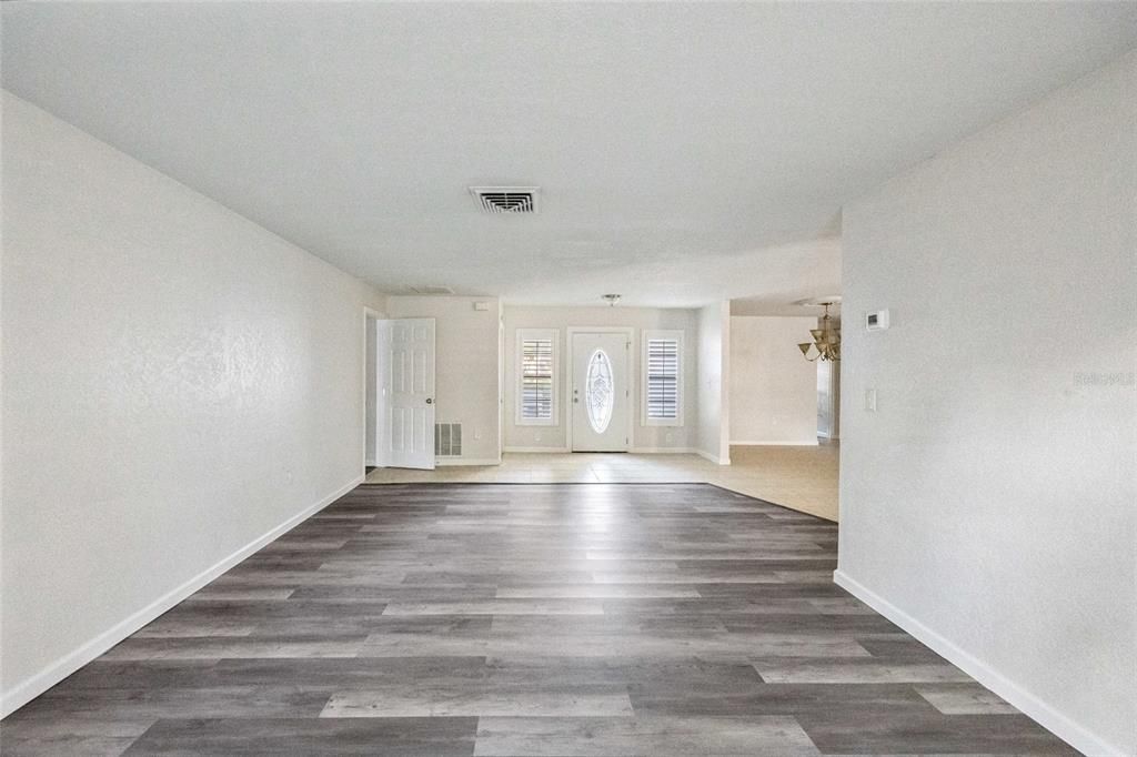 Active With Contract: $335,000 (3 beds, 2 baths, 1840 Square Feet)
