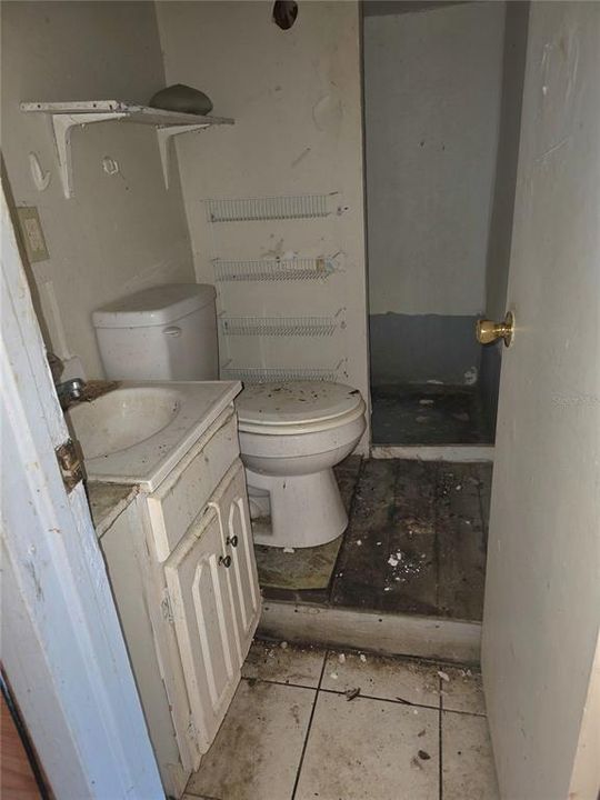 For Sale: $180,000 (4 beds, 2 baths, 752 Square Feet)