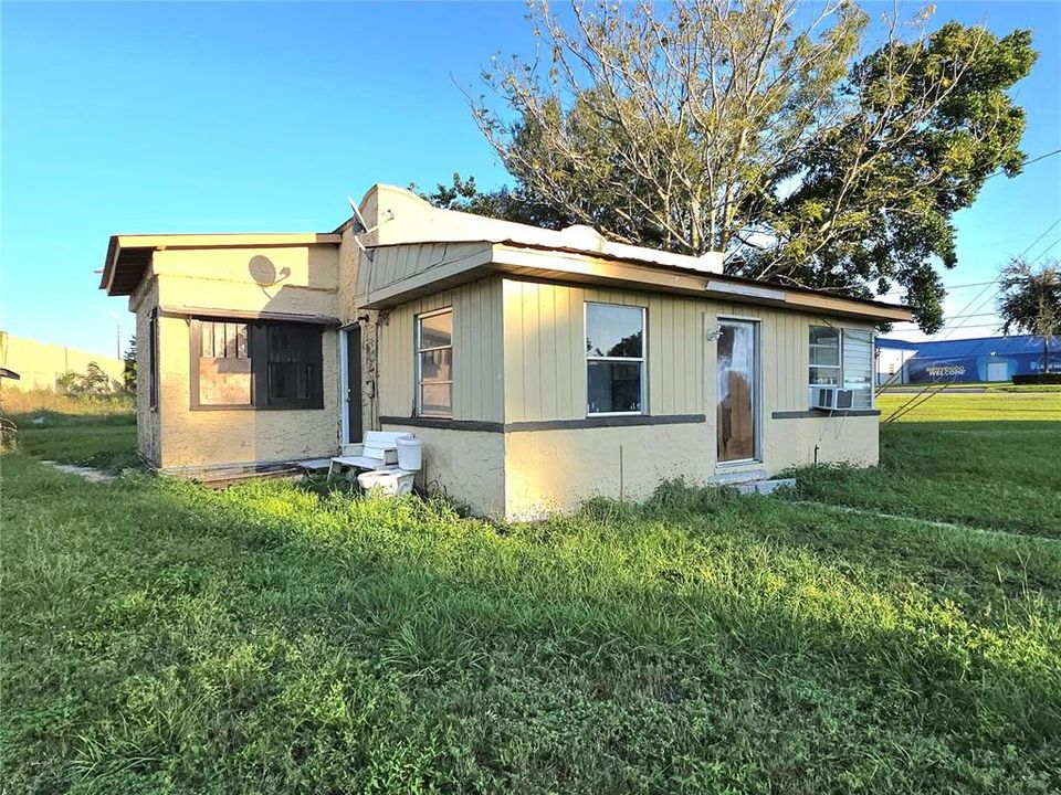 For Sale: $180,000 (4 beds, 2 baths, 752 Square Feet)