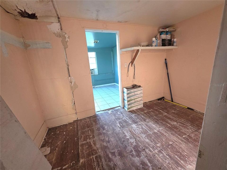 For Sale: $180,000 (4 beds, 2 baths, 752 Square Feet)