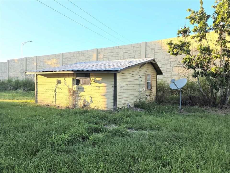 For Sale: $180,000 (4 beds, 2 baths, 752 Square Feet)