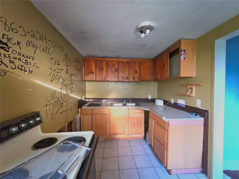 For Sale: $180,000 (4 beds, 2 baths, 752 Square Feet)