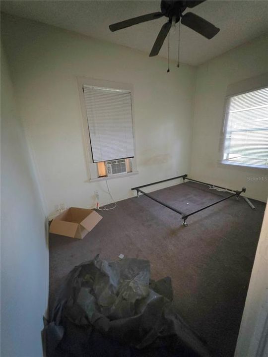 For Sale: $180,000 (4 beds, 2 baths, 752 Square Feet)