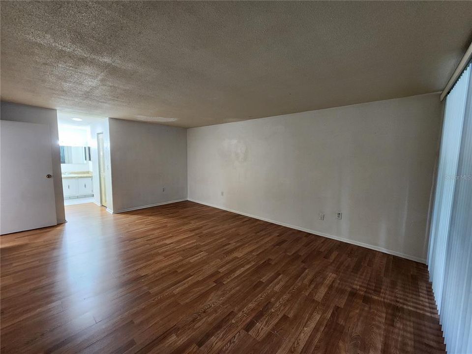 В аренду: $1,175 (2 спален, 2 ванн, 1292 Квадратных фут)