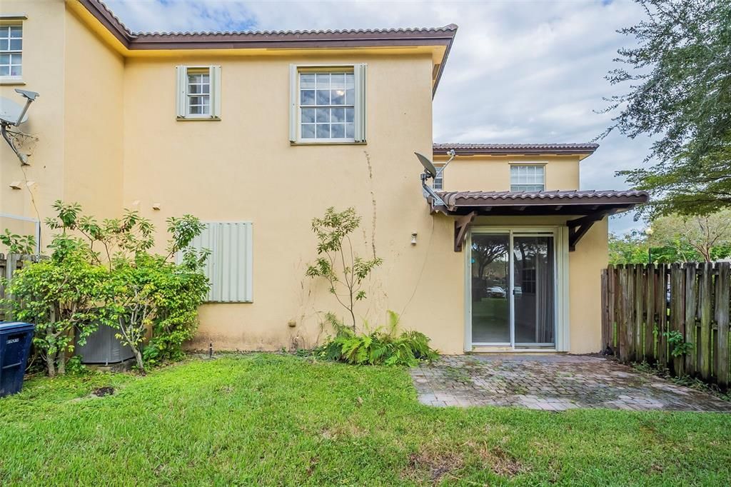 En Venta: $324,900 (3 camas, 2 baños, 1459 Pies cuadrados)