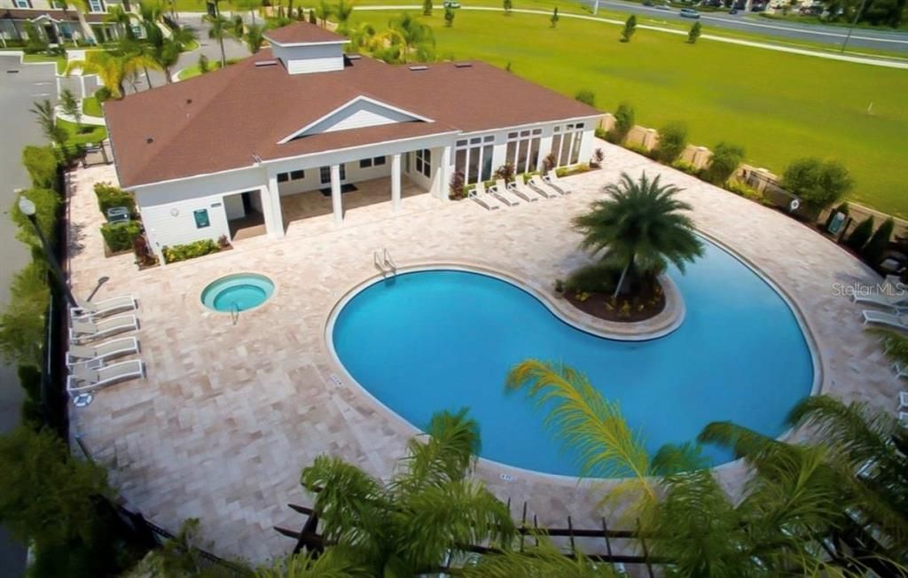 待售: $320,000 (4 贝兹, 3 浴室, 1694 平方英尺)