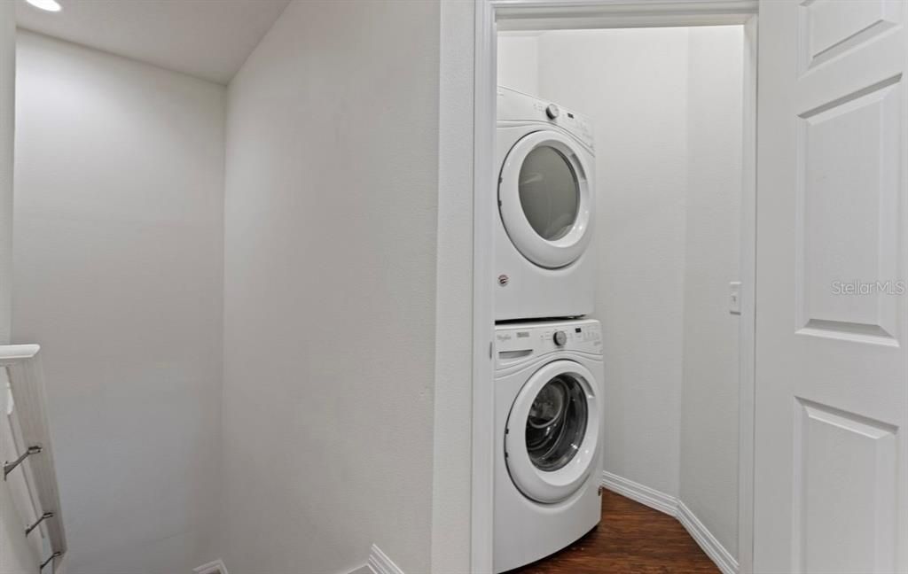 待售: $320,000 (4 贝兹, 3 浴室, 1694 平方英尺)