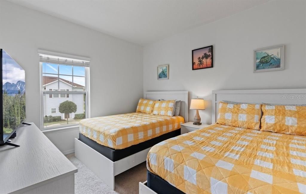 待售: $320,000 (4 贝兹, 3 浴室, 1694 平方英尺)