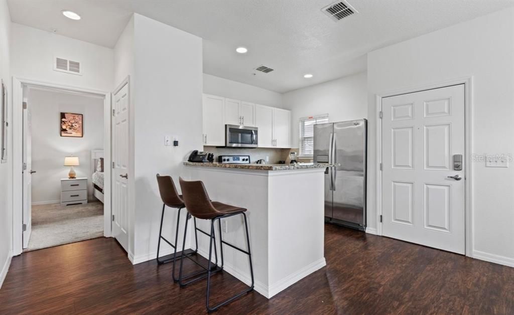 待售: $320,000 (4 贝兹, 3 浴室, 1694 平方英尺)