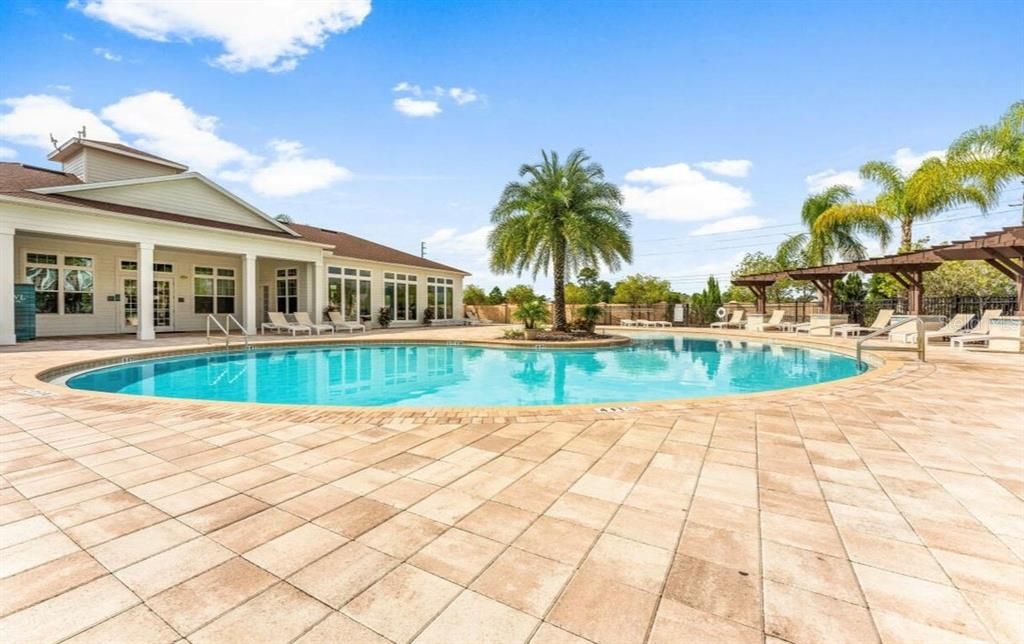 待售: $320,000 (4 贝兹, 3 浴室, 1694 平方英尺)