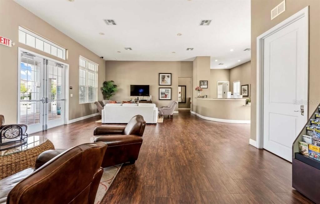 待售: $320,000 (4 贝兹, 3 浴室, 1694 平方英尺)