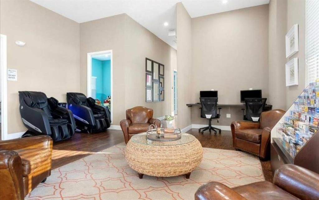 待售: $320,000 (4 贝兹, 3 浴室, 1694 平方英尺)