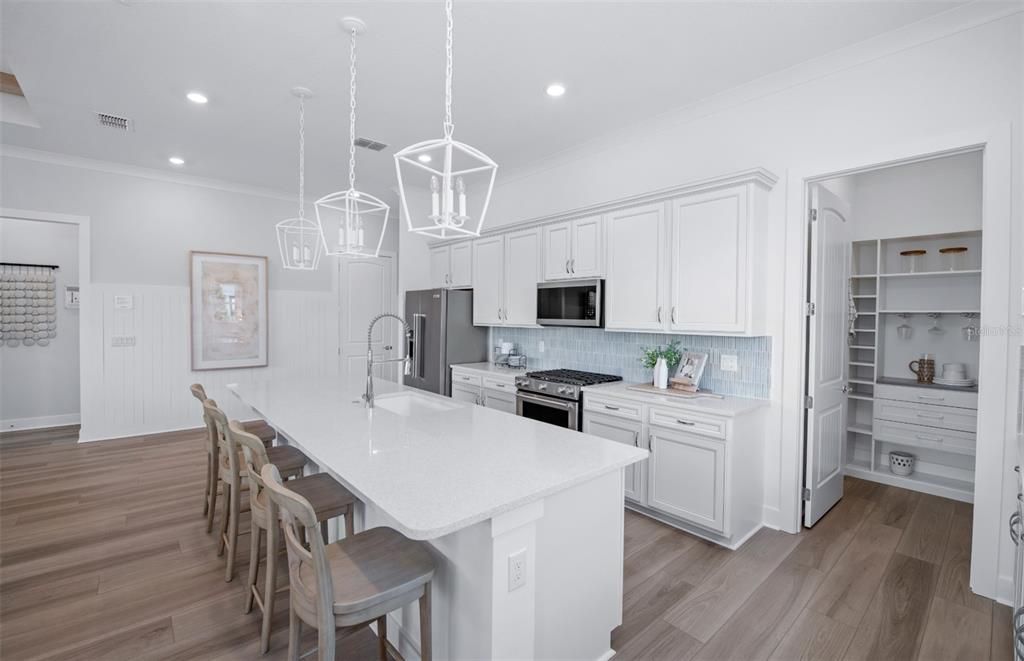 For Sale: $485,680 (2 beds, 2 baths, 1943 Square Feet)