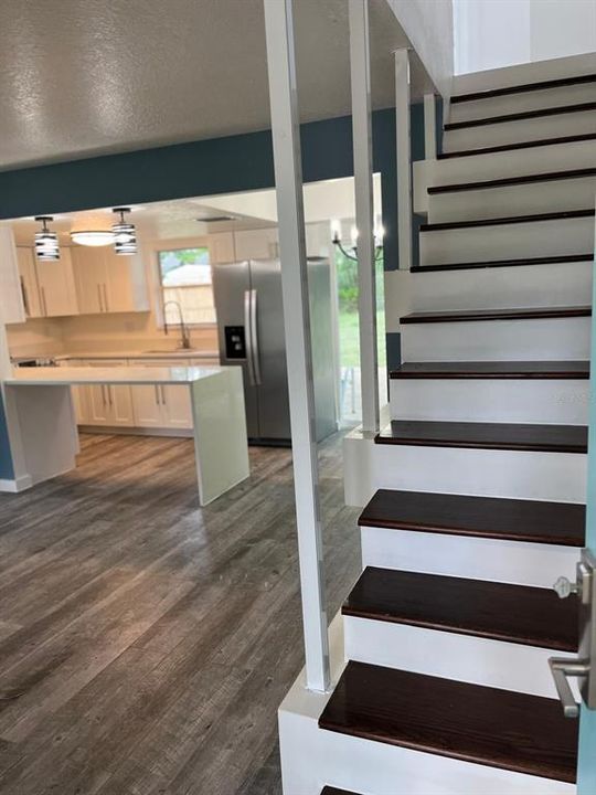 合同活跃: $279,000 (3 贝兹, 2 浴室, 1160 平方英尺)