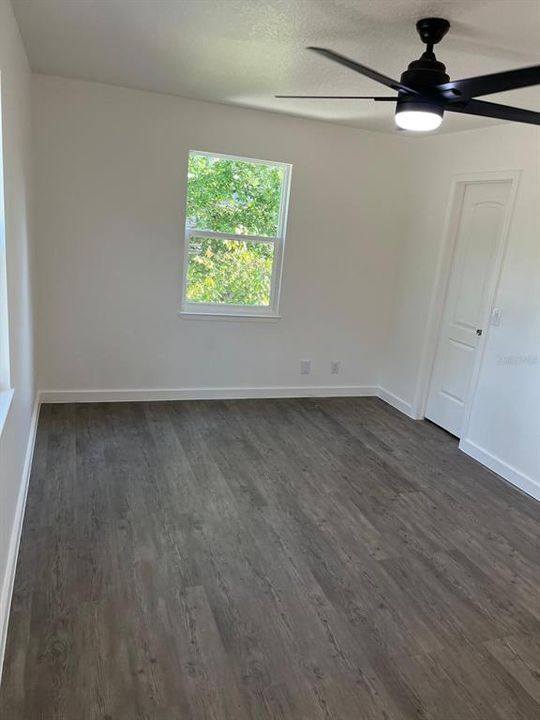 合同活跃: $279,000 (3 贝兹, 2 浴室, 1160 平方英尺)