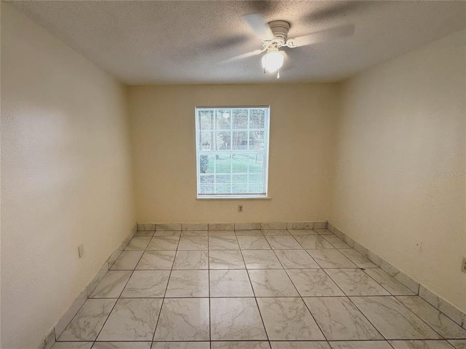 出租: $1,400 (2 贝兹, 2 浴室, 864 平方英尺)