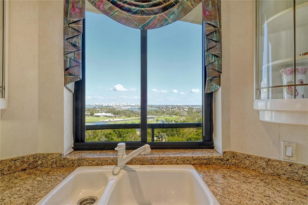 En Venta: $3,500,000 (3 camas, 3 baños, 2525 Pies cuadrados)