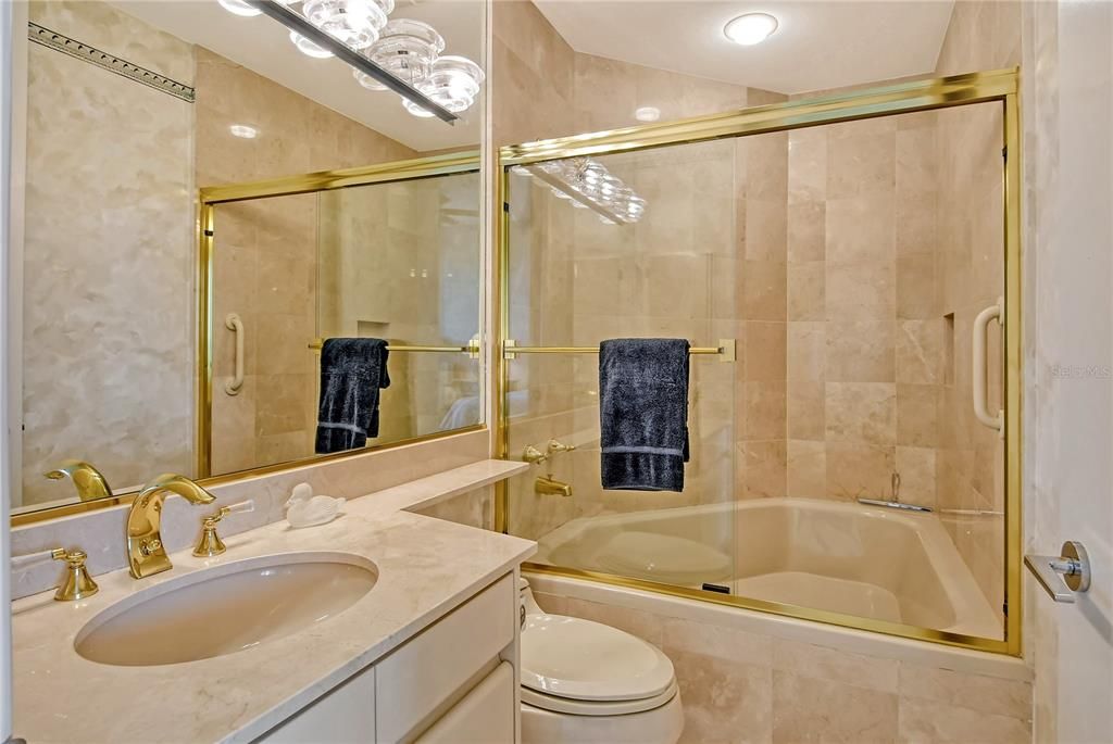 En Venta: $3,500,000 (3 camas, 3 baños, 2525 Pies cuadrados)