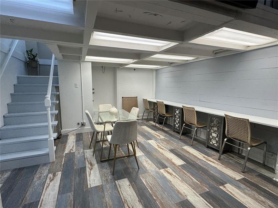 待售: $19,200 (0 贝兹, 0 浴室, 564 平方英尺)