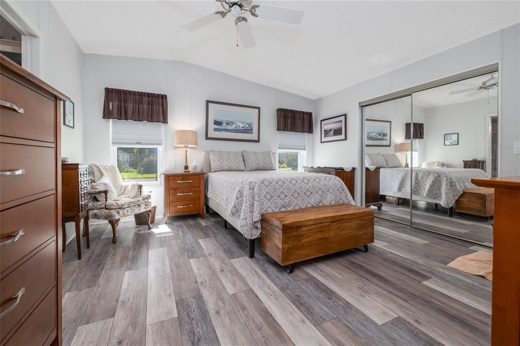 Active With Contract: $270,000 (2 beds, 2 baths, 1393 Square Feet)