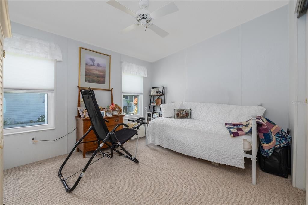 Active With Contract: $270,000 (2 beds, 2 baths, 1393 Square Feet)