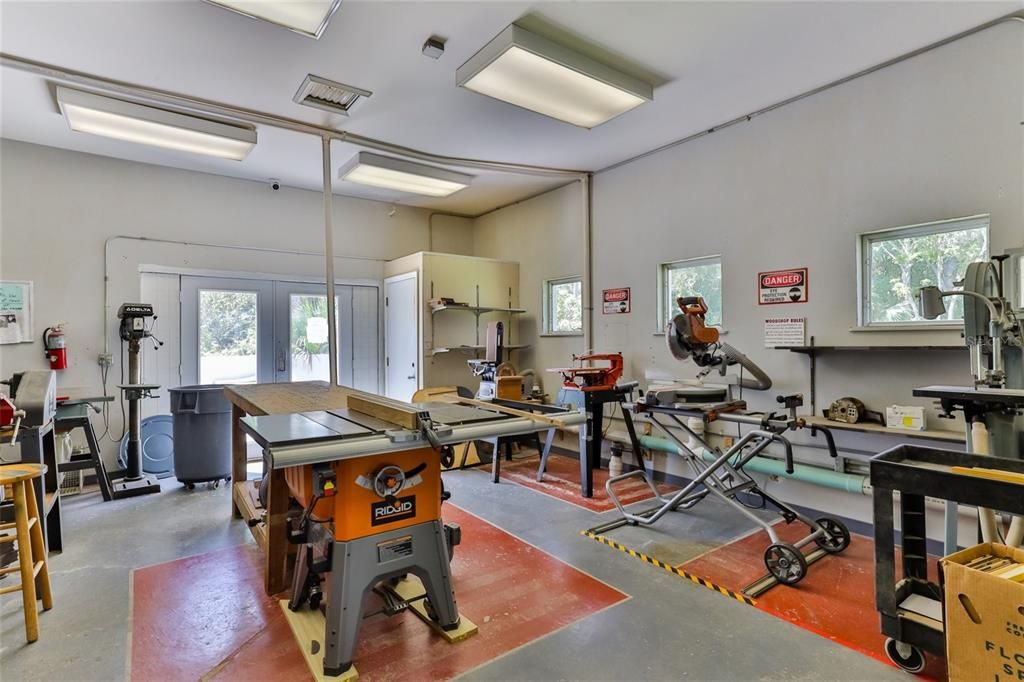 Active With Contract: $270,000 (2 beds, 2 baths, 1393 Square Feet)