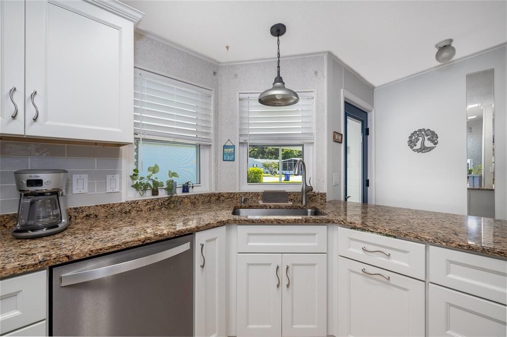 Active With Contract: $270,000 (2 beds, 2 baths, 1393 Square Feet)