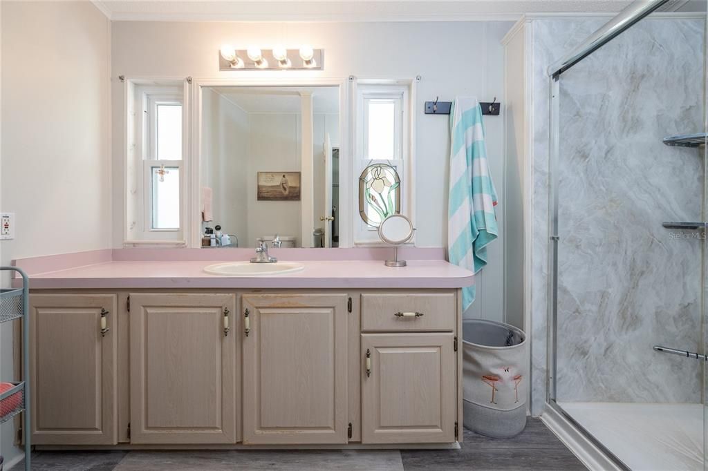 Active With Contract: $270,000 (2 beds, 2 baths, 1393 Square Feet)