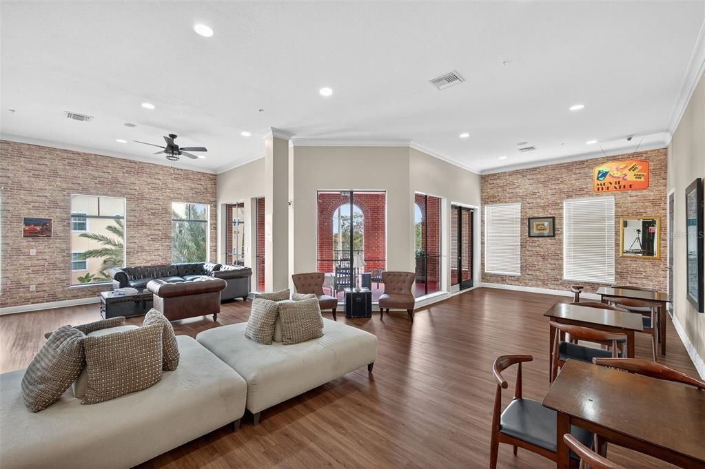 Active With Contract: $200,000 (1 beds, 1 baths, 1044 Square Feet)