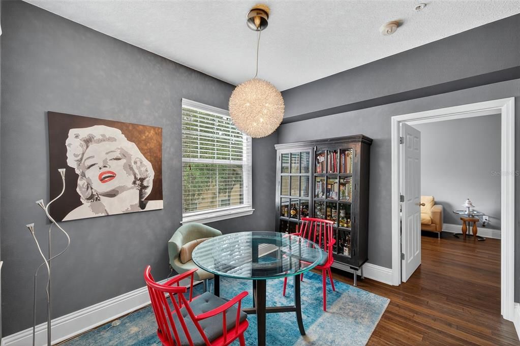 Active With Contract: $200,000 (1 beds, 1 baths, 1044 Square Feet)